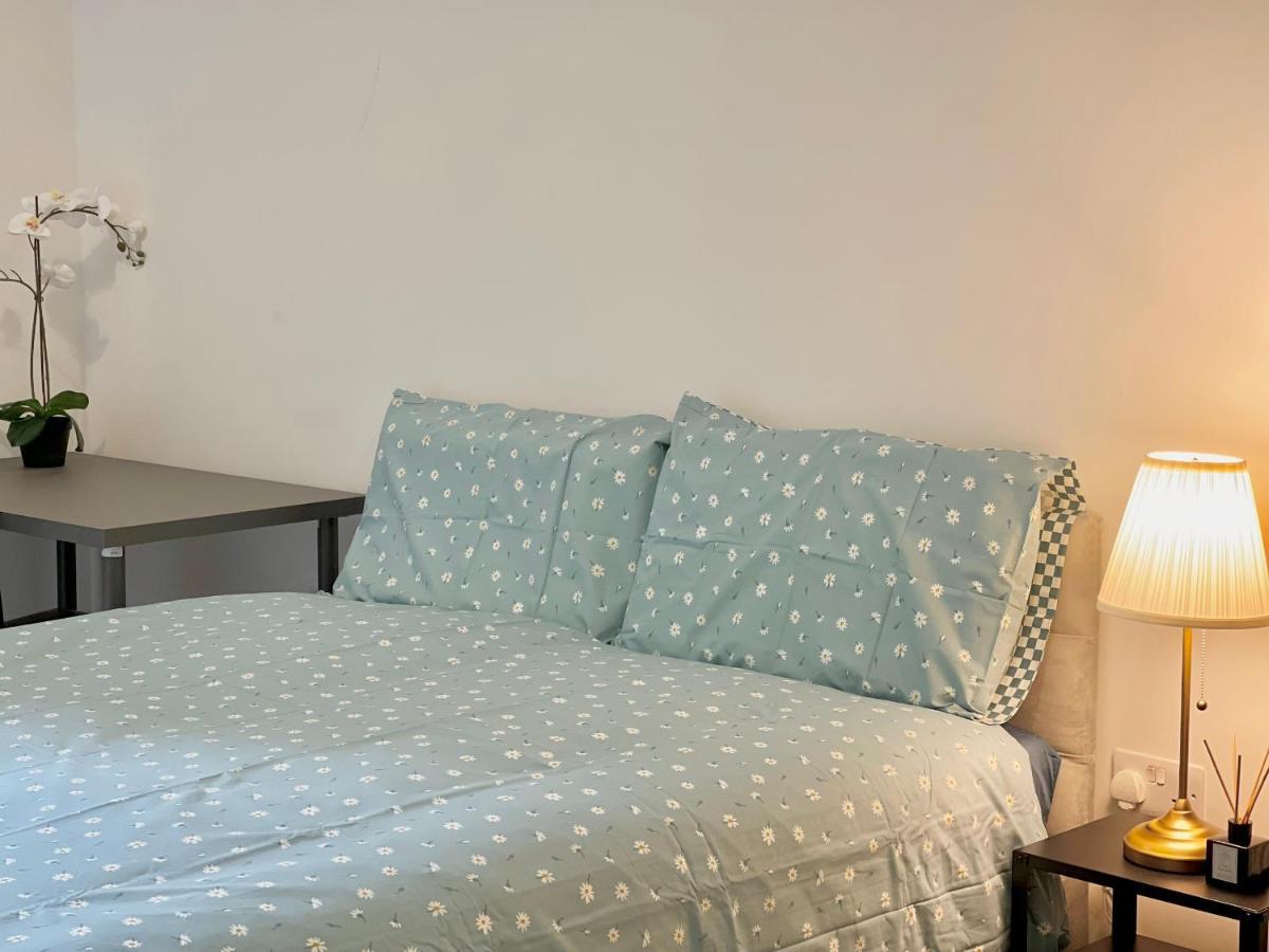Modern Patio Flat Close To Sation & Canary Wharf Appartamento