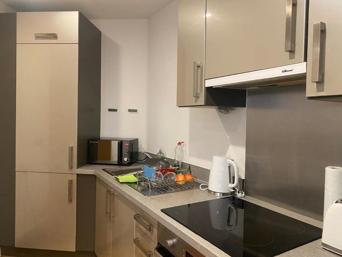 Modern Patio Flat Close To Sation & Canary Wharf Appartamento *