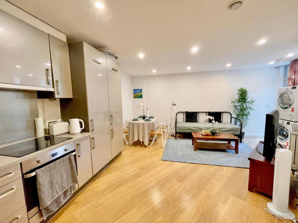 Appartamento Modern Patio Flat Close To Sation & Canary Wharf